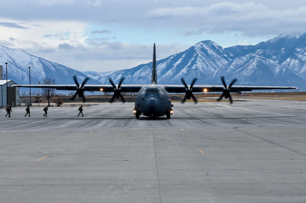 usairforce's tweet photo. .@LRAFB, Arkansas, Airmen completed 106 sorties, 254 flying hours, and nearly 2,000 training events during a multi-week Agile Combat Employment exercise. 

@NationalGuard|  @AirMobilityCmd  | #AirPower #AccelerateChange #ACE 

📸 by SrA Aaron Irvin https://t.co/eVldr838Zx