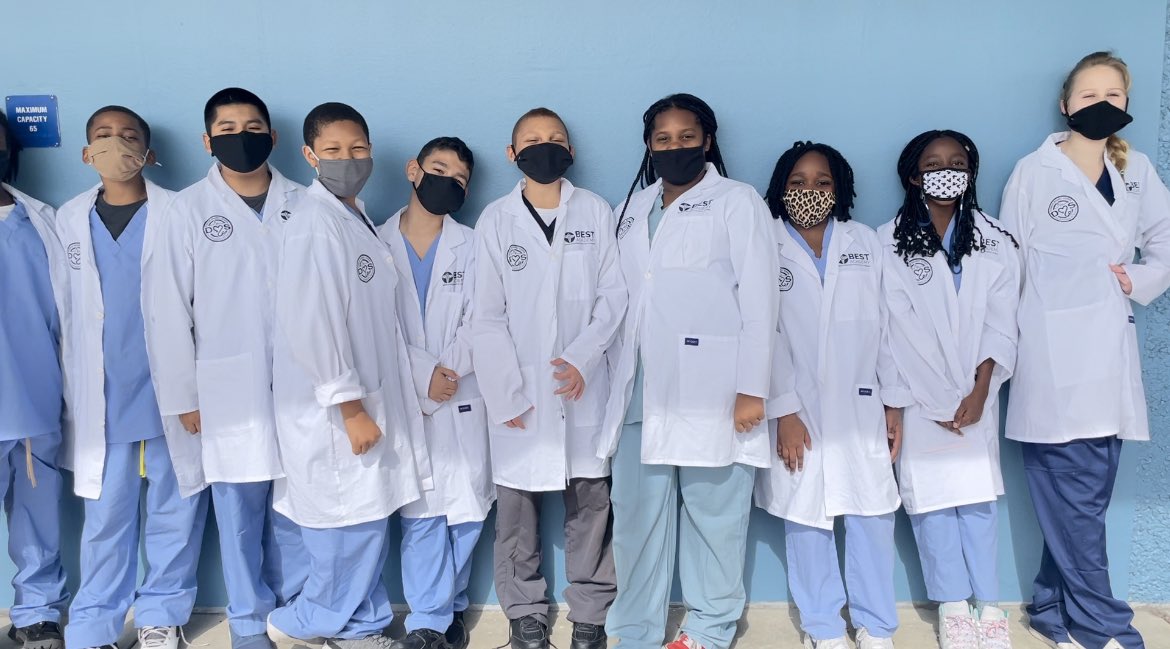Dunbar_Magnet's tweet photo. We can’t wait to find out who our newest #DunbarDoctors will be on Wednesday, April 7! Emails and texts will be sent when offers go out, so check your 📲💻! Get ready to click ACCEPT on your offer and join the @SDHCMagnet #MagnetFamily! ❤️#ACCEPTMagnet https://t.co/Ncqn7n11nN