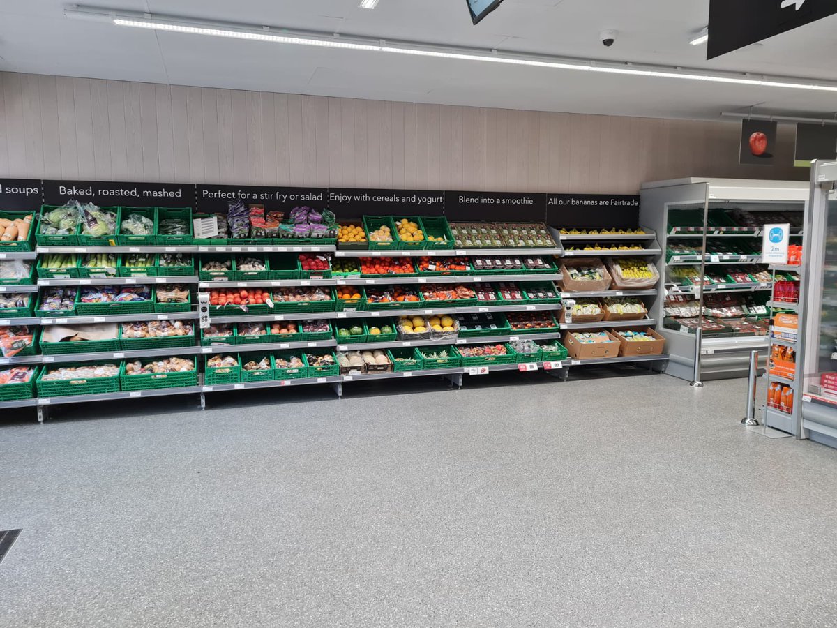 Ragesh2018's tweet photo. Fantastic bank holiday launch after refit in Newport Pagnell today. Well done and good luck to the team, the store looked amazing #ItsWhatWeDo 👏👏🌟 @sai46141111 @HawVicky @tinamitchell123 @SOCE0403 @coopuk https://t.co/f1zi5ssuBu