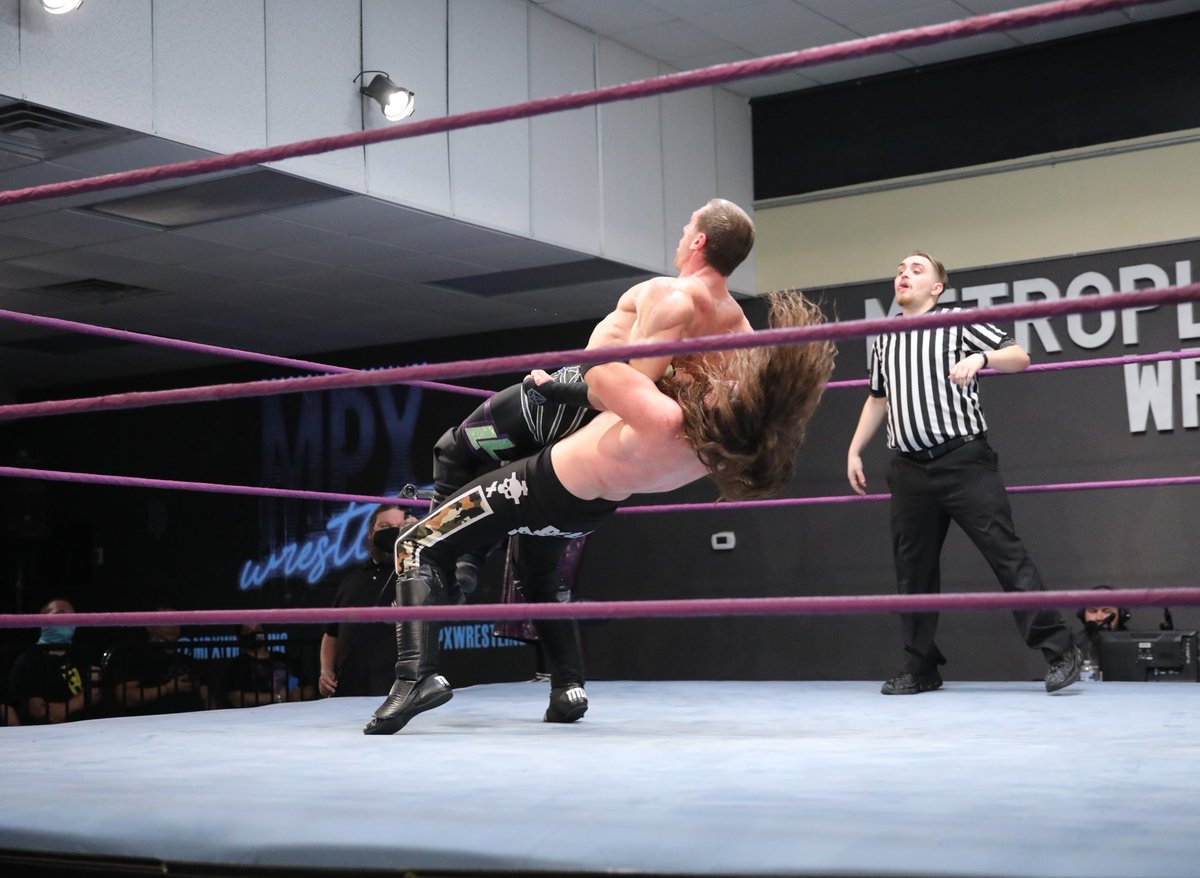 DimitriKillBear's tweet photo. Tiger Suplex

Cool Move Monday
📷  by @Bripulver 

#CoolMoveMonday https://t.co/1LHwBt2OwP