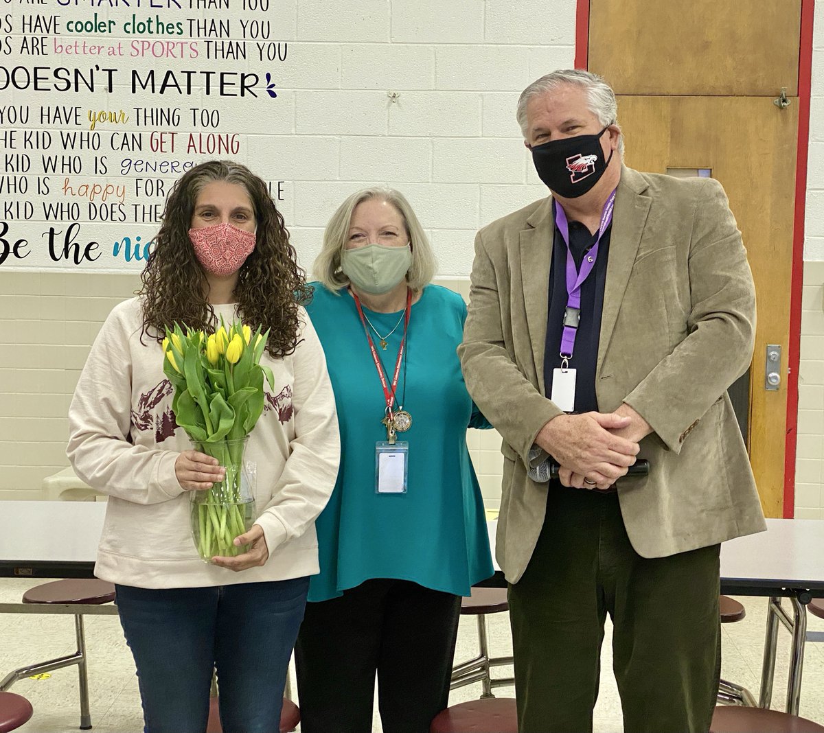 FCPS1News's tweet photo. Introducing Ms. Sarah Bern ⭐️FCPS Teacher of the Year⭐️❗️

"When a student leaves her classroom, they leave empowered with the knowledge that they are contributors to our world and their voice and opinion is needed and relevant.”

@WGCWildcats @DrJeck 
#fcps1kidsdeserveit https://t.co/s4PqTBx63A