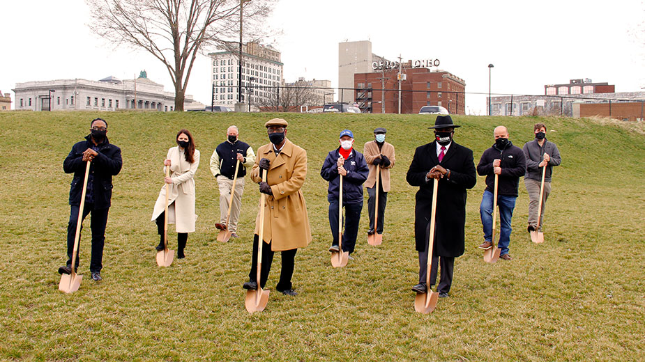 Ground Broken for @RobinsonShuba Commemorative Statue Project in <a href="/WeanPark/">Wean Park</a> | #YoungstownOhio
hubs.ly/H0Kw3XZ0