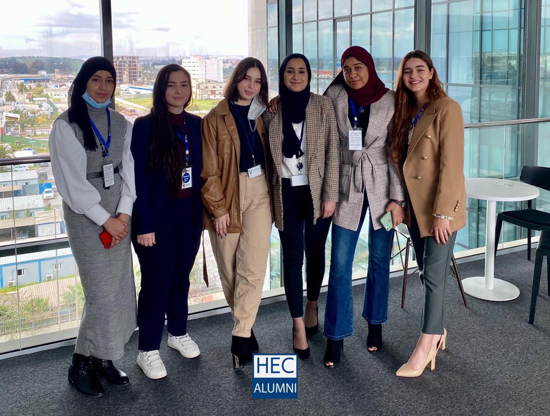 Alumni_hec's tweet photo. L'équipe ALUMNI HEC Alger a eu le plaisir d'être accueilli par Ernst &amp; Young-EY, un cabinet d'audit et l'un des big four tant convoités par les jeunes diplômés.👨‍🎓

Un grand merci à EY pour son accueil et son professionnalisme tout au long de la journée.🔥

#ALUMNIHECAlger https://t.co/FLcB8reKb7