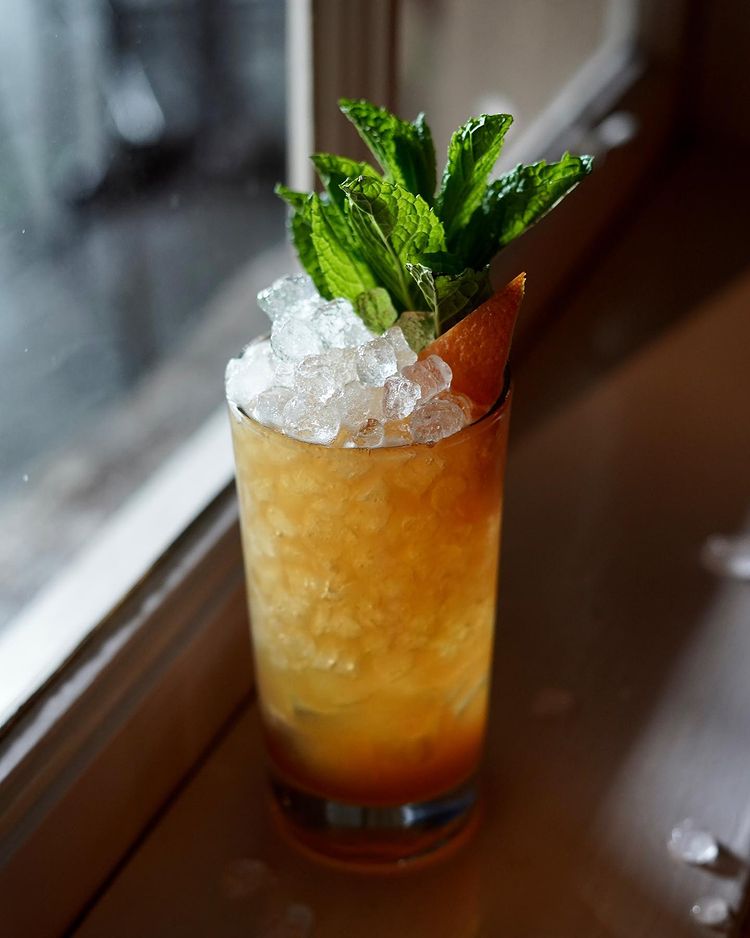 A cocktail that will have you going through your contacts looking for someone with a pool 🏝

📸 @jake_smith_mixologist

Paper Thin
.5 oz Fernet-Branca
1.5 oz Bourbon
.75 oz Lemon Juice
.75 Simple Syrup
