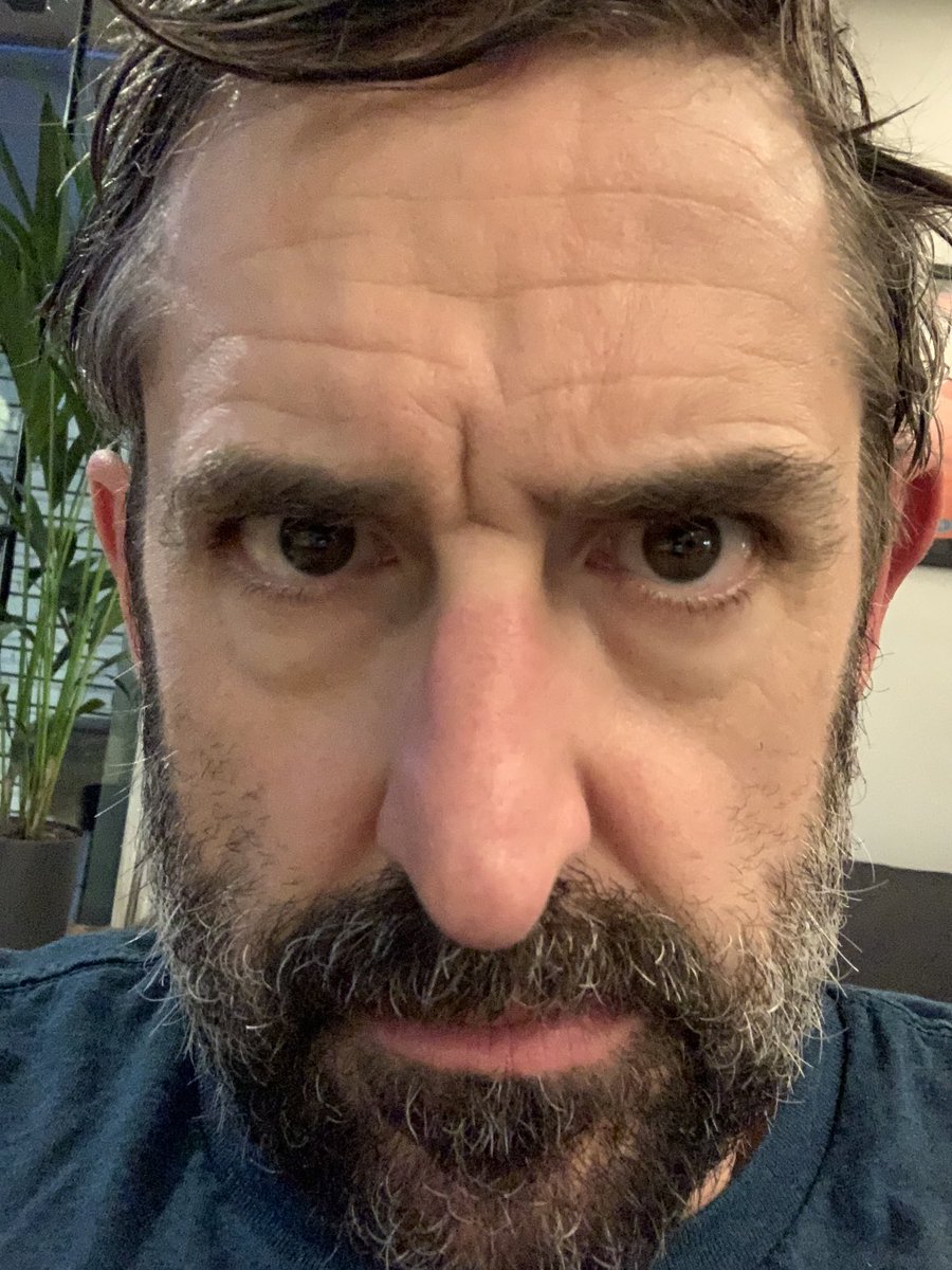 Louis Theroux tweet media