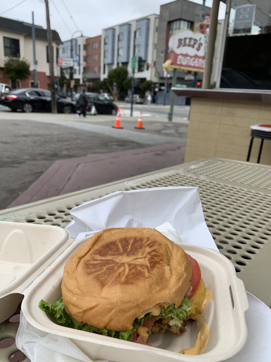 BrokeAssStuart's tweet image. Went to Beep’s Burgers for the first time. It was delicious!