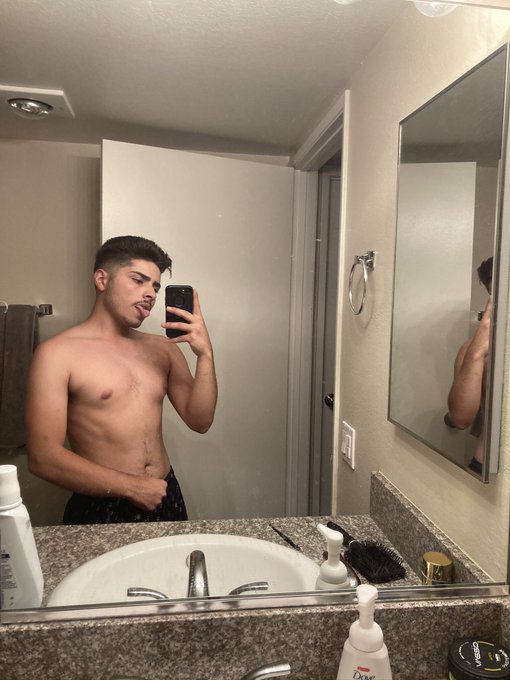 my Face Body Dick   For vids https://t.co/RZa5lClTJz https://t.co/a5XVtGfrCg