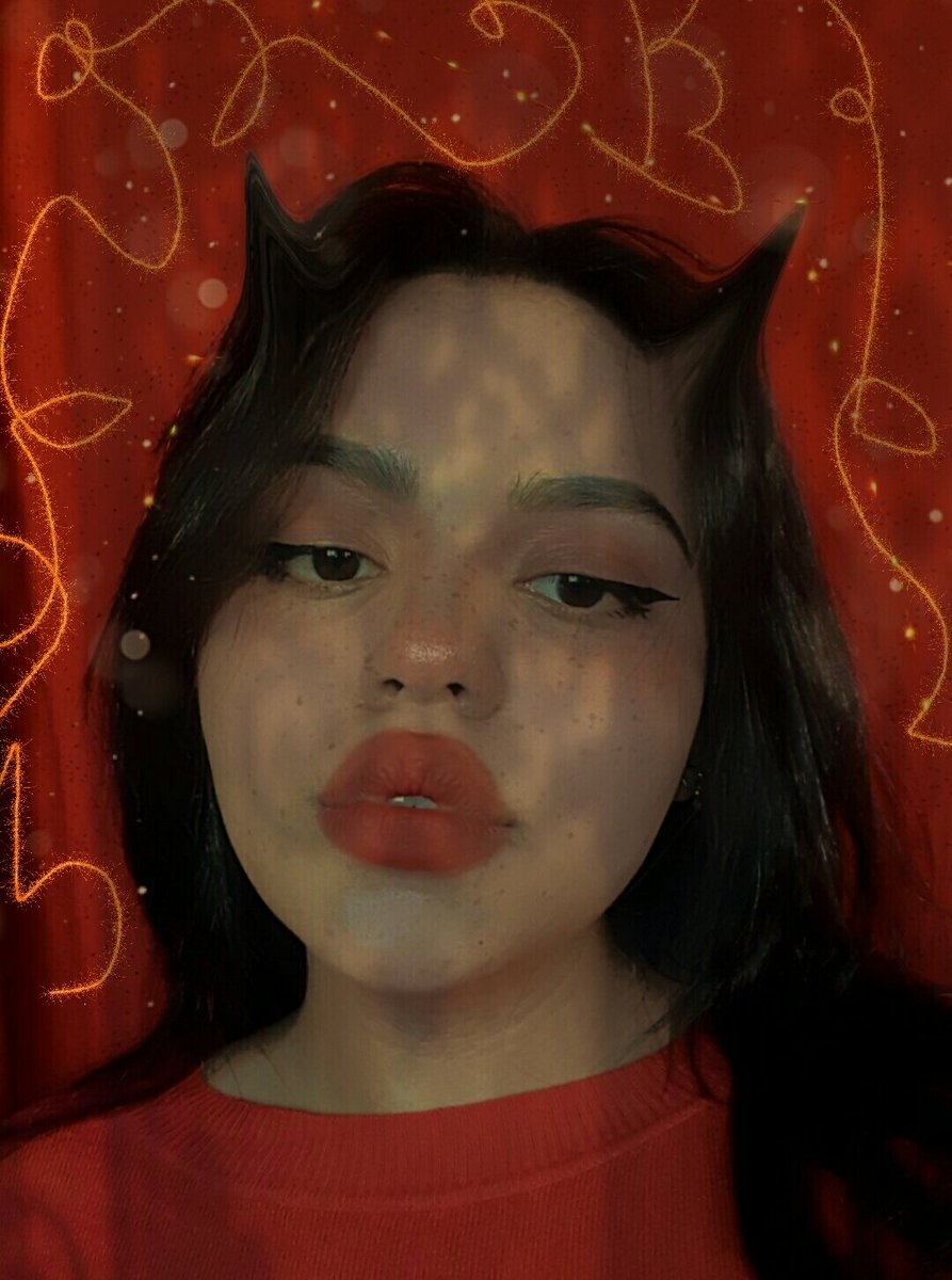 hogitash's tweet photo. ｡*✧nothing says confidence and glamour more then a red lip✧｡*

#ARSDselcaday #Taehyung #ARMYSeIcaDay https://t.co/YuS5al1a3w