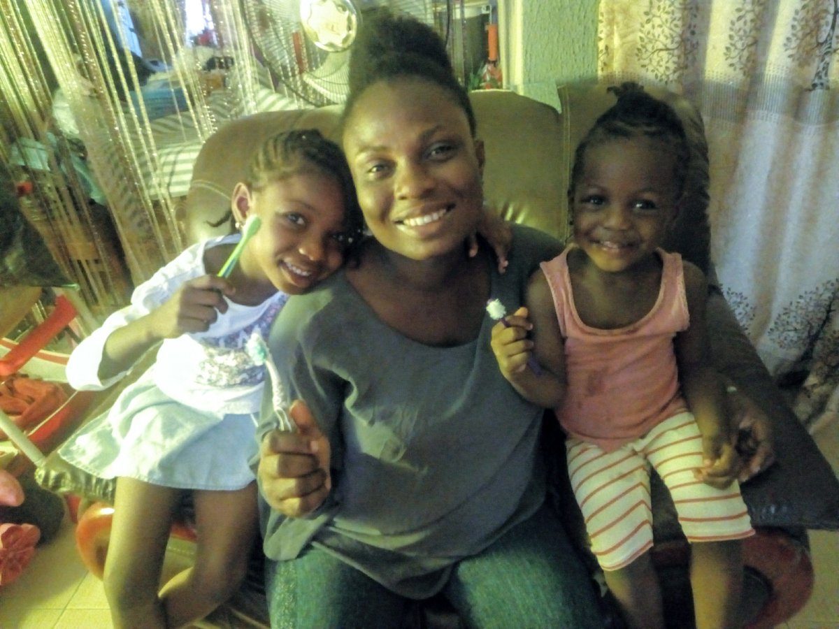 olodu_kemi's tweet photo. @pepsodentng #BrushWithMeNG

This is my happy brushing moment with the girls

#HappyEaster https://t.co/19cxgaAzUu