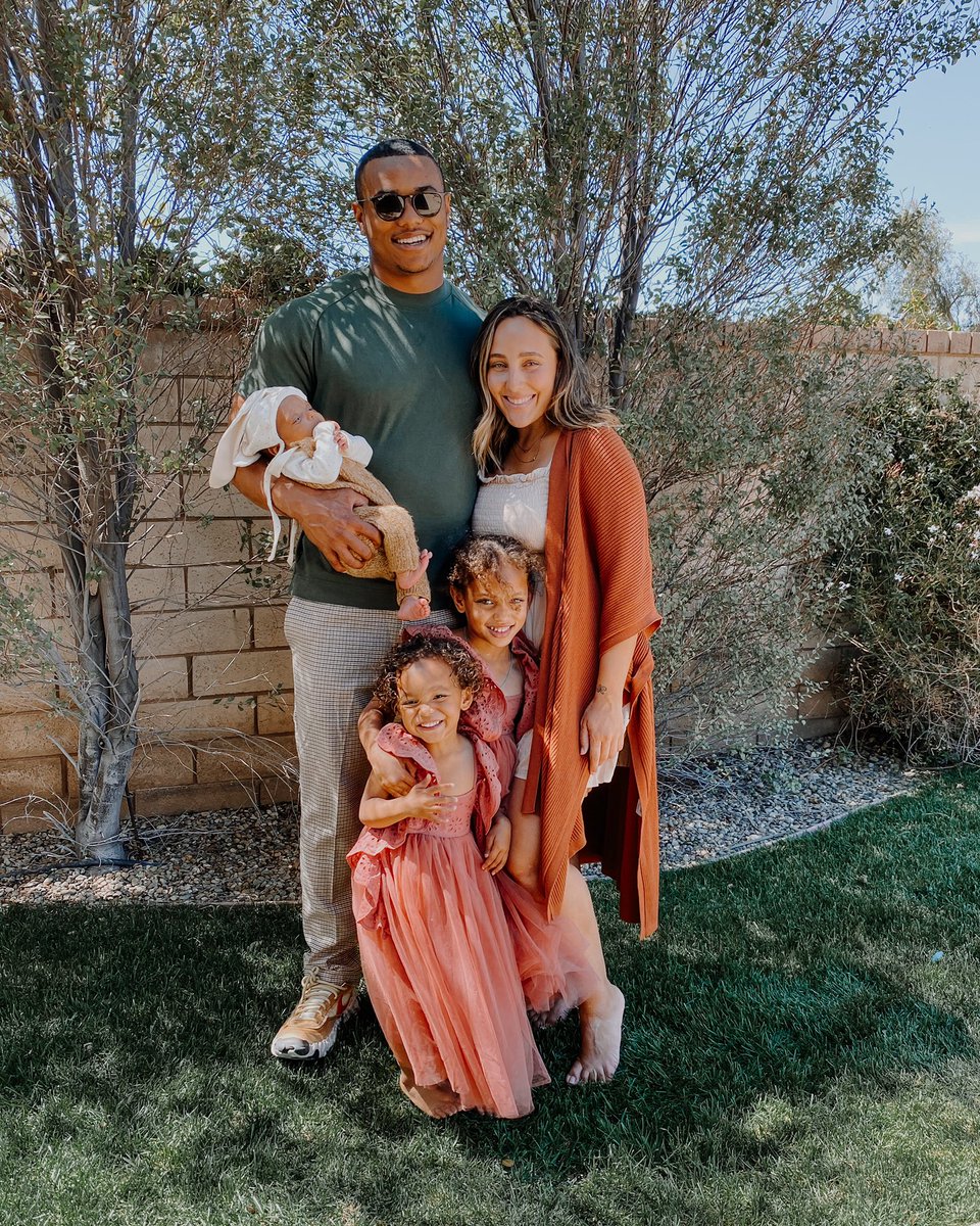 mikaylashocks's tweet image. happy easter fam 🐰✨