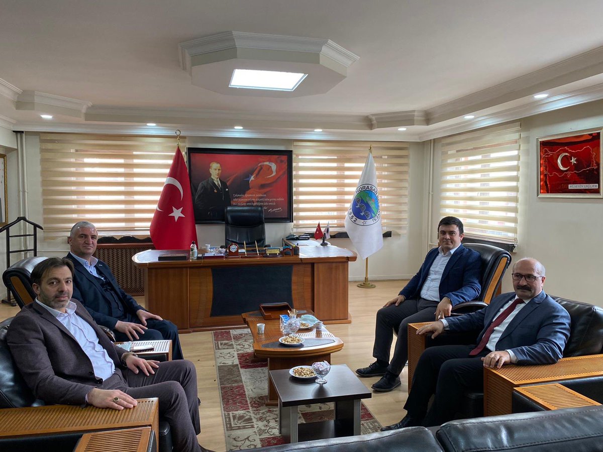 MUSIAD_Kars's tweet photo. Başkanımız @sahinaydin36 ,Horasan Kaymakamı sn Burak Dertlioğlu ve Başkan Yardımcımız @Capan8469Capan Horasan Belediye Başkanı sn Hüseyin Sağlam’ı ziyaret ederek bölgesel faaliyetleri istişarede bulundu.
İlgilerine teşekkür ederiz...
@horasan_c @HorasanB https://t.co/njIyvLDP4j