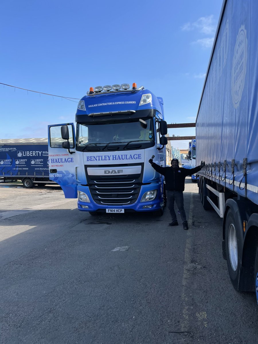 bentleyhaulage's tweet photo. Great to see our drivers in on their day off to keep on top off their lorries. Without them we would be nothing!! #FamilyBusiness #transport #haulage #topdrivers #forevergrateful https://t.co/wV8SGuw3L7