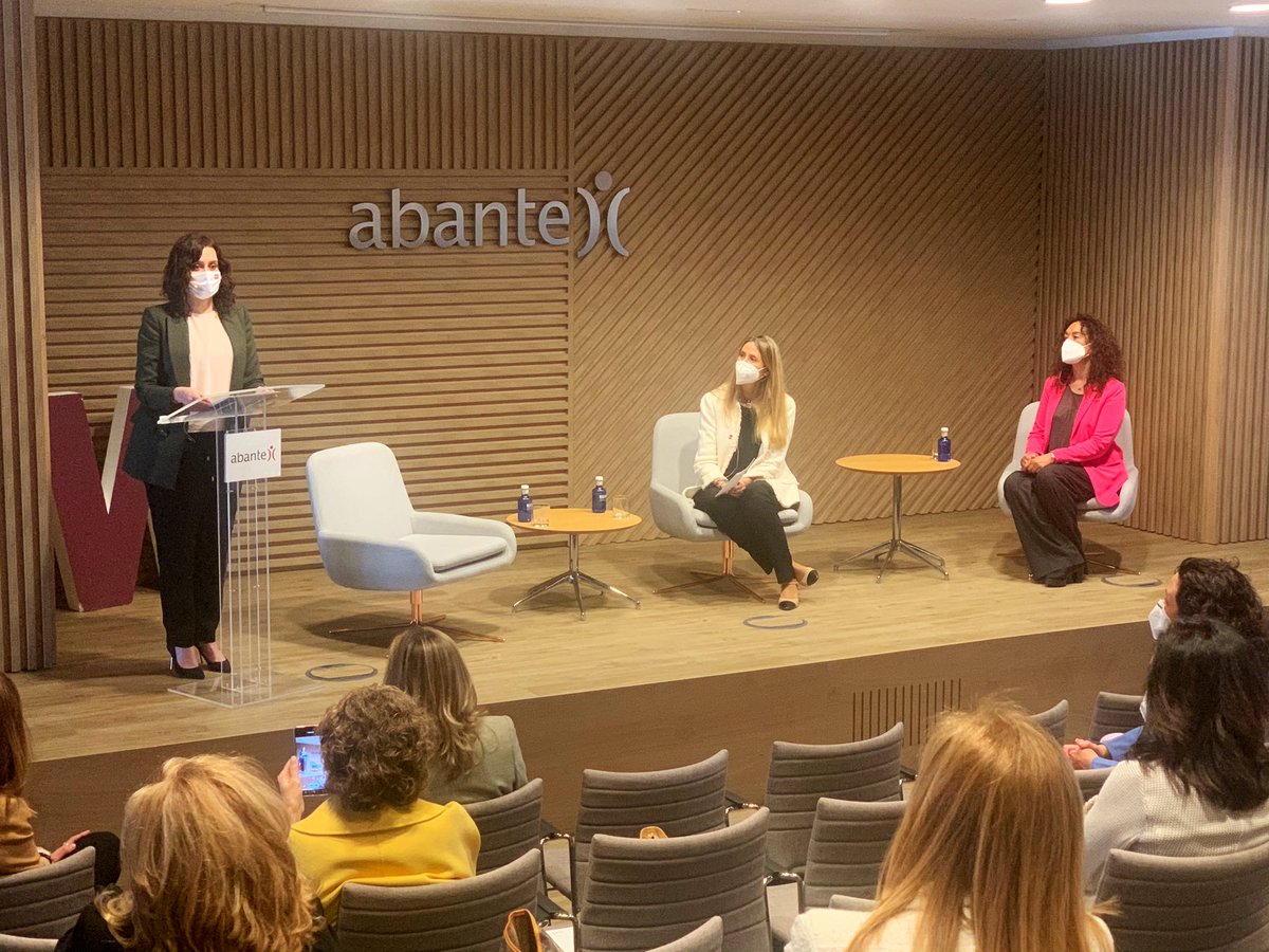 .<a href="/IdiazAyuso/">Isabel Díaz Ayuso</a> ampliará las ayudas a las autónomas que se incorporen de baja por maternidad. Así lo ha anunciado la Presidenta en un encuentro con consejeras y directivas del mundo inmobiliario de la asociación <a href="/WIRES_Spain/">WIRES</a>