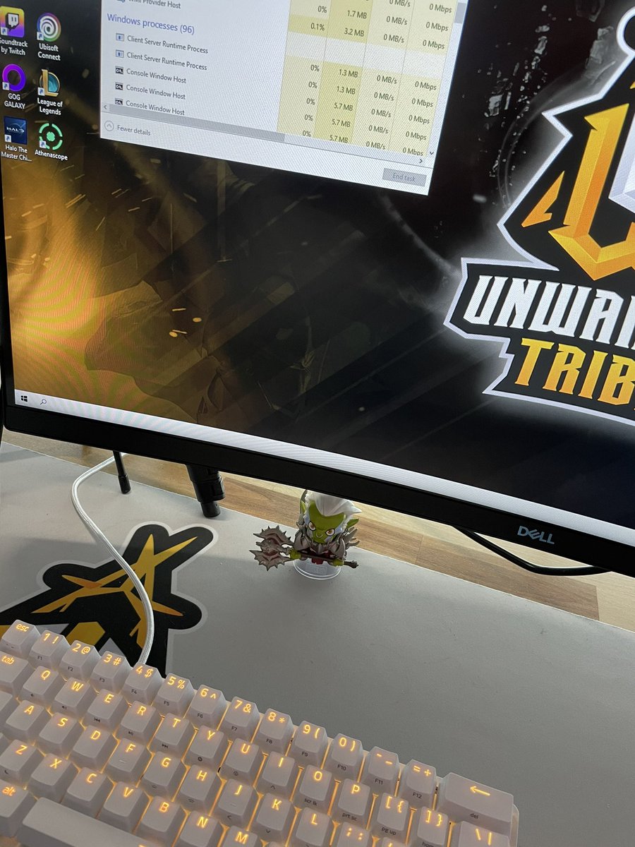 Stolenshade's tweet photo. I hate having pc issues. #pctrouble #triggered #rageinducing https://t.co/fWMiw15Mzu