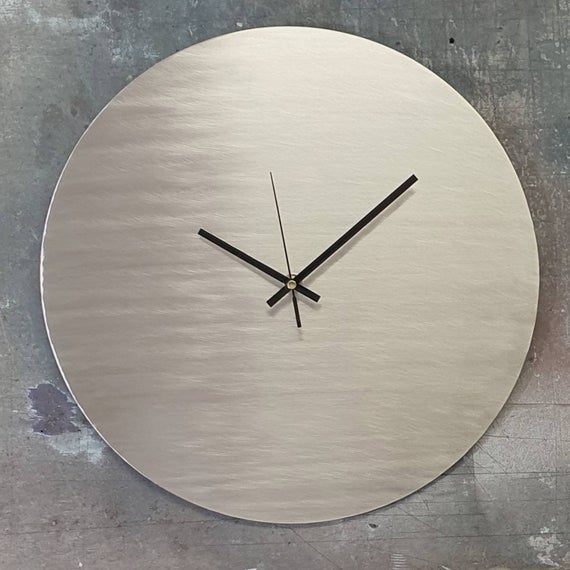 ElementsModern's tweet image. Minimalist Wall Clock - Mid Century Clock, Metal etsy.me/2Z1jaut #homedcor #walldcor #roundclock #minimalistdecor #abstractwallart