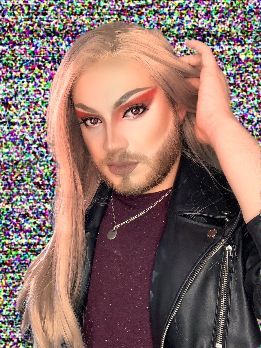 alexiglass's tweet photo. when #Wandavision was a thing, I did a lewk inspired by it and lowkey hated how it turned out. I figured I could show it off on here 😅 #dragqueen #dragqueens #drag https://t.co/ZNUBs2JNwr