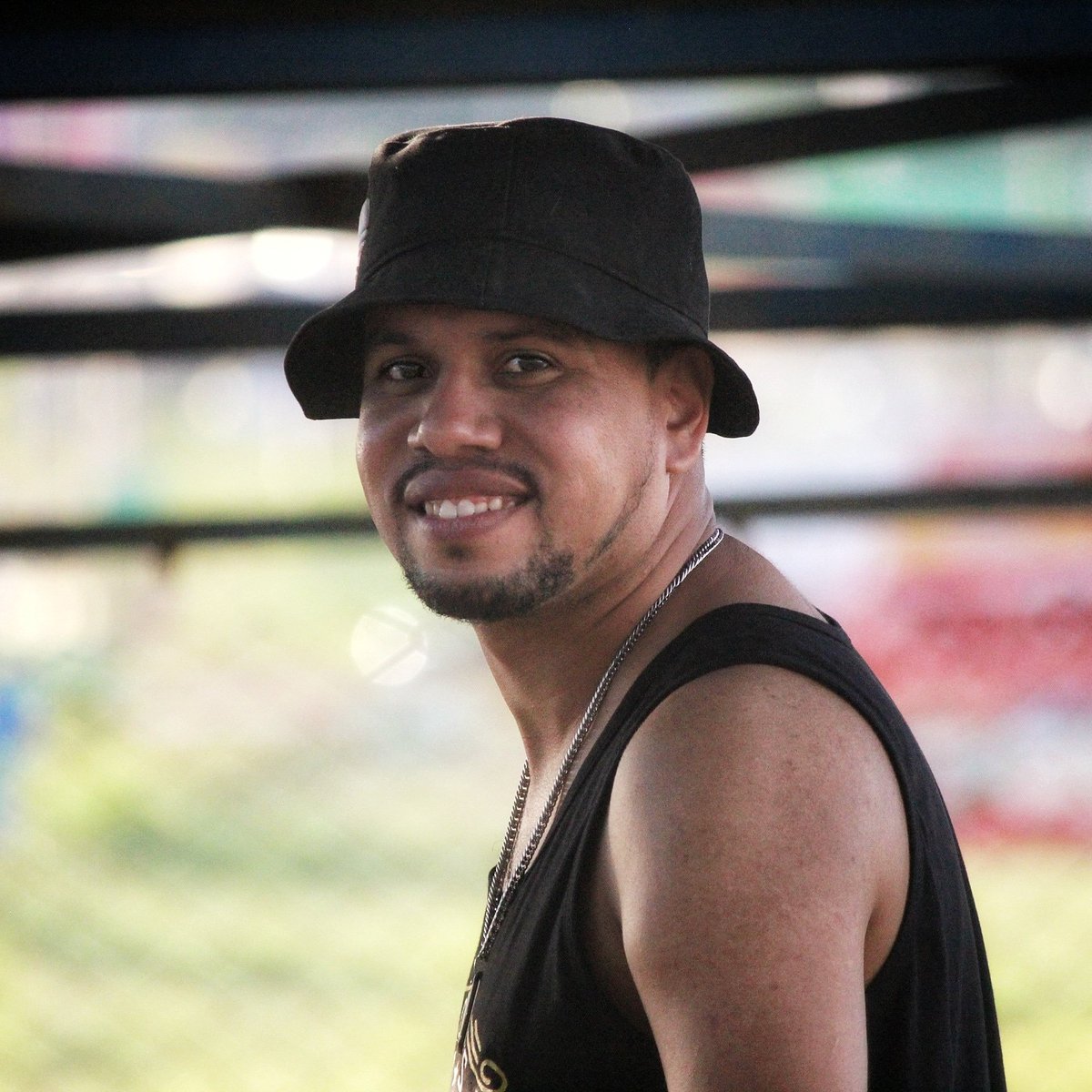 melquisoueu's tweet photo. Quem vê esse sorriso, nem imagina que já matou vários leões por dia.

Quer saber mais a respeito? Dia 8 de Abril às 20h estarei na telinha da @Rajax_rede  com o documentário "Melqui 30 anos". Vejo vocês lá, hein?

📷 Alyson Lemos 

#Melqui30Anos #rajax #especial30años https://t.co/Fvtbv7esiE