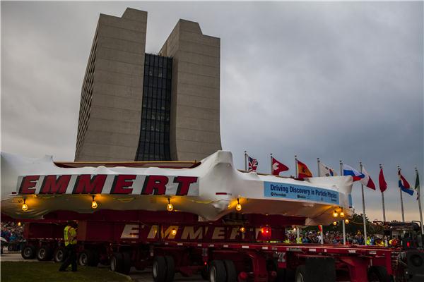 FermilabEd's tweet photo. Wednesday, April 7th at 10:00 AM Central Time! 

Don't miss the first results from the Muon g-2 experiment @Fermilab: https://t.co/4LnASUT7rc

To get ready for the event, check out our virtual tour: https://t.co/8SgSsDVQlW 
and YouTube playlist: https://t.co/LQtyoMBlQw https://t.co/02z7ItCsaF
