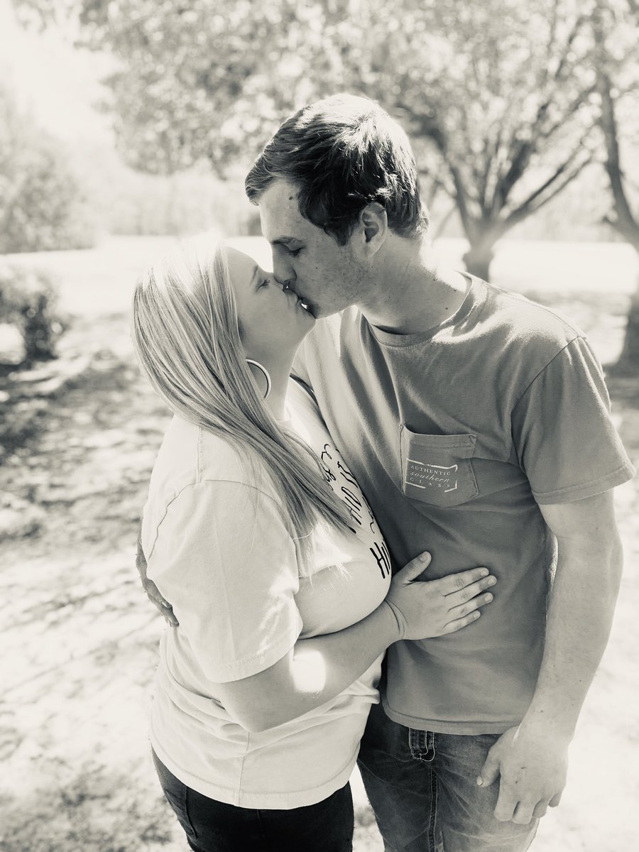 Moshell20's tweet image. You make my heart happy, you’re everything i didn’t know I needed 💗