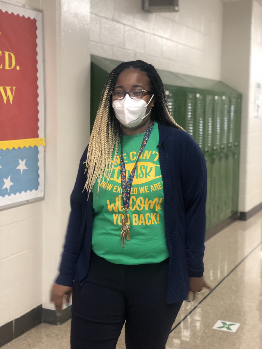 JCPSKY's tweet image. 🎉 HAPPY MONDAY from @StuartAcademyKY &amp;amp; @6thGradeFalcons! It’s been a great first morning of in-person learning! #JCPSReturn