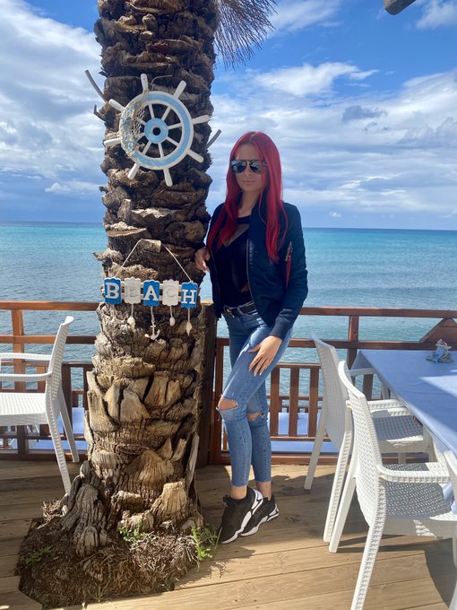 Watch Fari Banx's leaked NSFW photo on TwXstars