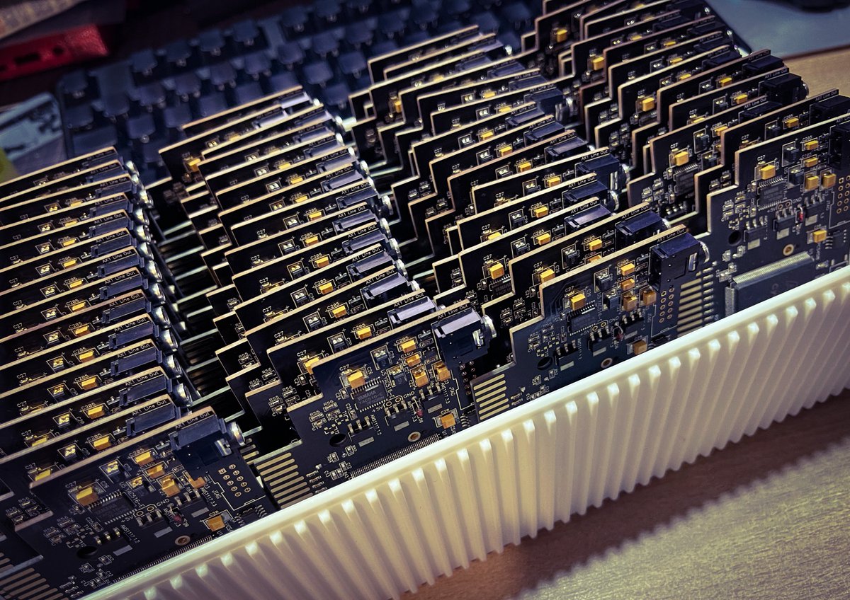 RgRDev's tweet photo. A new batch of MSX Carnivore 2 flash cartridge just arrived RgR studio today.
#msx #msx2 #carnivore2 #z80computer #retrogamer https://t.co/eCbFWfTblf