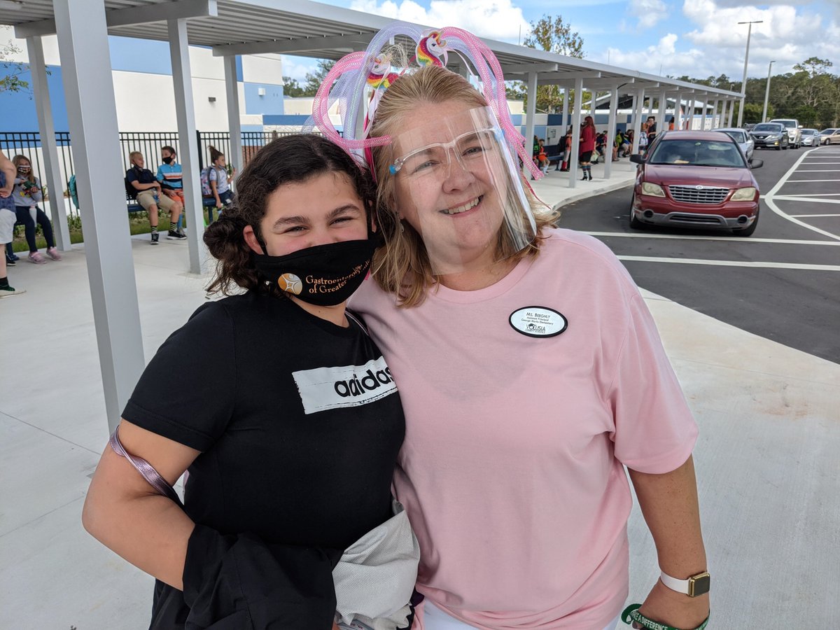 TY <a href="/ElaineBeeghly/">Elaine Beeghly</a> for all that you do for our Bulldogs!
#APWeek2021