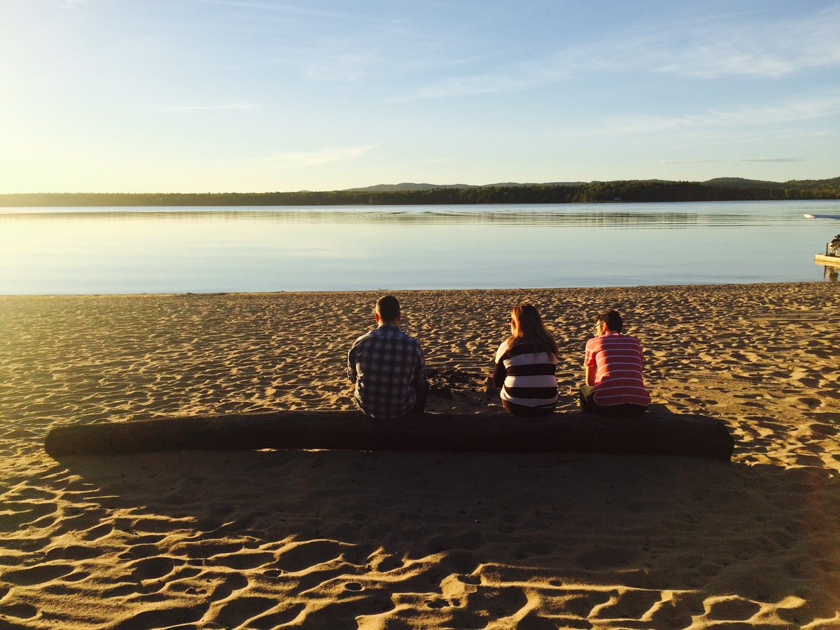 We're currently wrapped back up in winter woollies and dreaming of summer. Who wants to join us on this virtual beach of ours? 🧘🏻‍♀️🧘🏻‍♂️🧘🏻‍♀️🧘🏻‍♂️  

After the beach - remember to vote for your Fans Choice Entertainer of the Year! bit.ly/ECMAFansChoice Only ONE more day to go!
