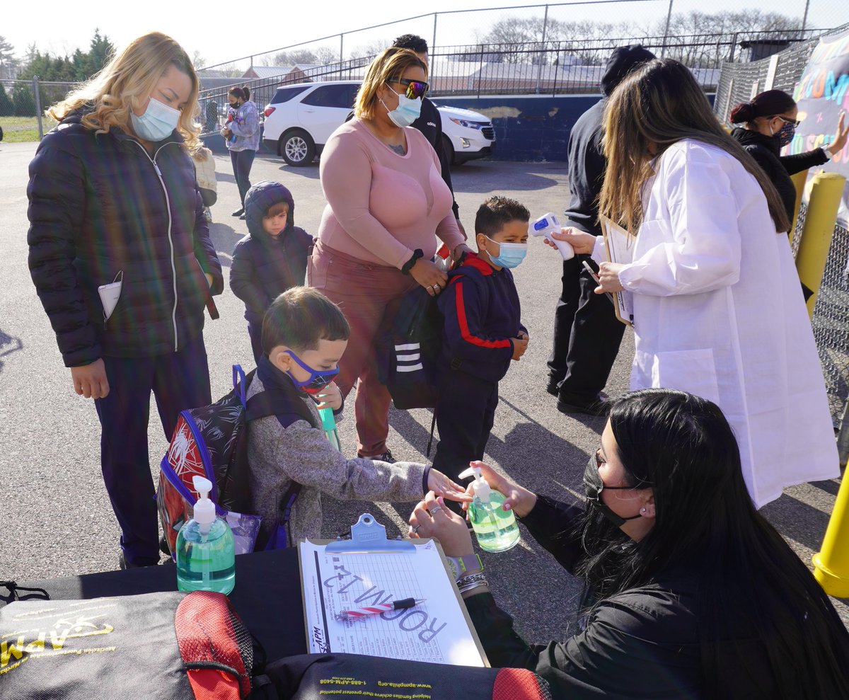 APMforEveryone's tweet photo. Today was a beautiful 1st day of school for our Pre-K Students.  

Thank you to the @PhilaFound PHL COVID-19 Fund and @HispanicFed for their donation of personal protective equipment (PPE).

Today 400 bags of PPE will be provided to our families at all of our ECE sites. https://t.co/lFmo7EacNQ