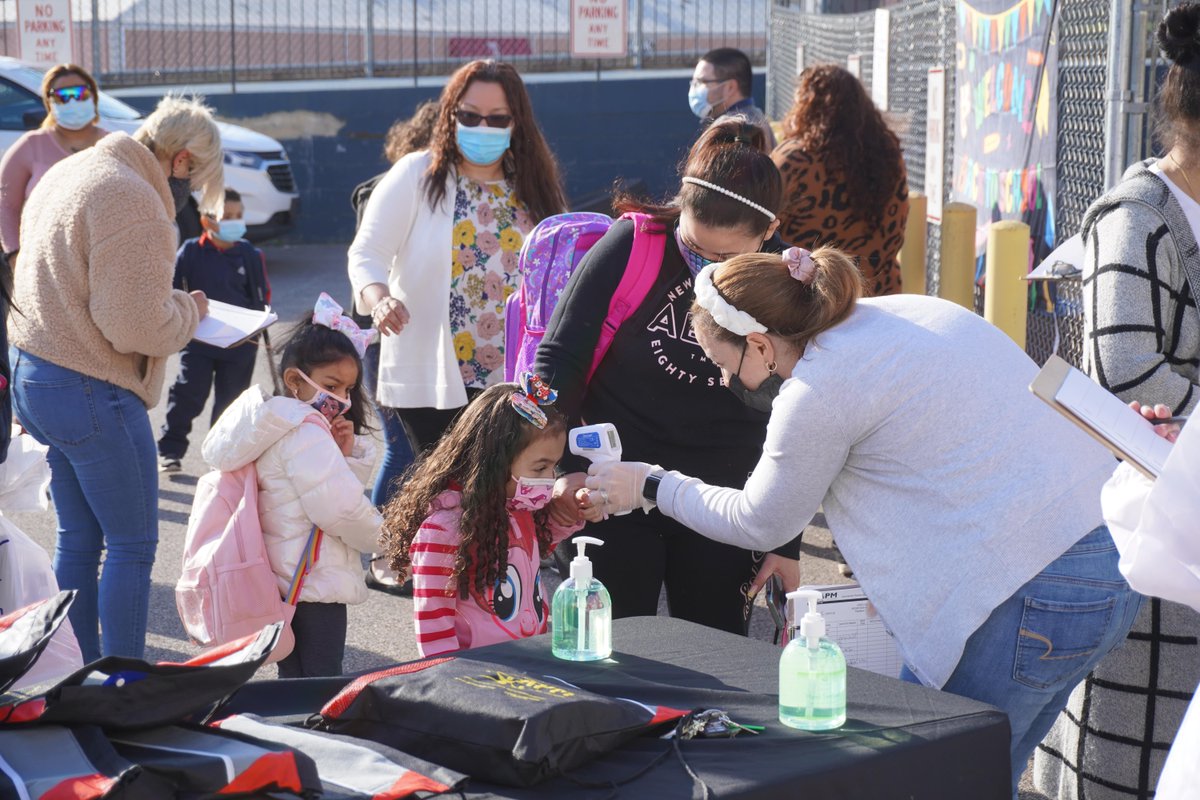 APMforEveryone's tweet photo. Today was a beautiful 1st day of school for our Pre-K Students.  

Thank you to the @PhilaFound PHL COVID-19 Fund and @HispanicFed for their donation of personal protective equipment (PPE).

Today 400 bags of PPE will be provided to our families at all of our ECE sites. https://t.co/lFmo7EacNQ