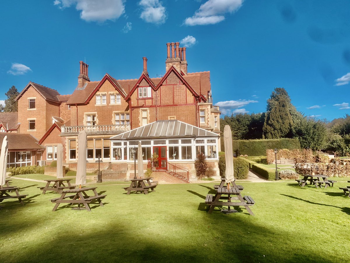 Pedro Oliveira 👁🗨 (@72pedrooliveira) on Twitter photo Proud of the team working hard to get The Shakespere Garden at <a href="/PendleyManor/">Pendley Manor Hotel</a> set and ready to welcome you from Monday the 12th. #pendley #tring #Hertfordshire #staycations Proud of the team working hard to get The Shakespere Garden at <a href="/PendleyManor/">Pendley Manor Hotel</a> set and ready to welcome you from Monday the 12th. #pendley #tring #Hertfordshire #staycations