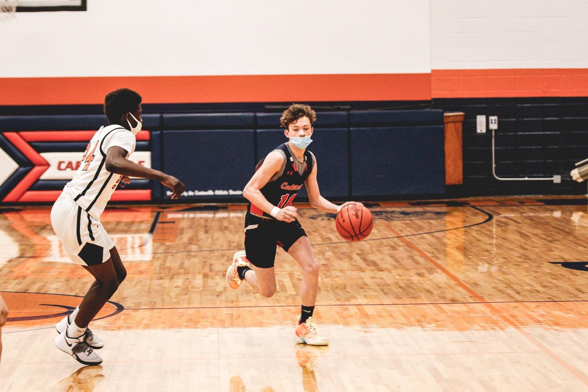 Heady 2025 PG Drew Barrington from Illinois gets busy for Illinois Bears and attends Carterville Junior High School. Carterville high school’s varsity basketball coach and future teammates welcome him with open arms. Can he earn a roster spot as freshman? MiddleSchoolElite.com