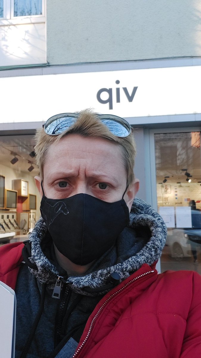 JelenaMKandic's tweet photo. Postovani #VIPMobile @Vip_mobile, 

Da Vas poslednji put ljubazno zamolim u ime čitave porodice #Kandić da se zaposleni u Čačku sa dužnim poštovanjem ophode prema našem ocu rođenom sa VFA (visoko funkcionalni autizam) koji je magistar tehničkih nauka i naučni radnik!

Sramota! https://t.co/um3GyynWbP