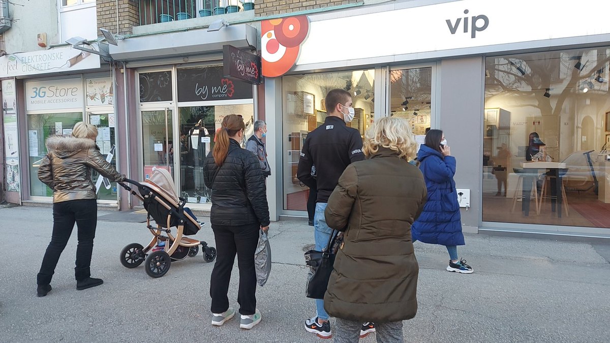 JelenaMKandic's tweet photo. Postovani #VIPMobile @Vip_mobile, 

Da Vas poslednji put ljubazno zamolim u ime čitave porodice #Kandić da se zaposleni u Čačku sa dužnim poštovanjem ophode prema našem ocu rođenom sa VFA (visoko funkcionalni autizam) koji je magistar tehničkih nauka i naučni radnik!

Sramota! https://t.co/um3GyynWbP
