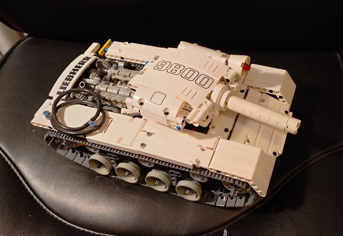 PhungGames's tweet photo. When we want to take a break from coding #tankbrawl2 
We build #RC #Lego #tank https://t.co/kVuWCllYLS
