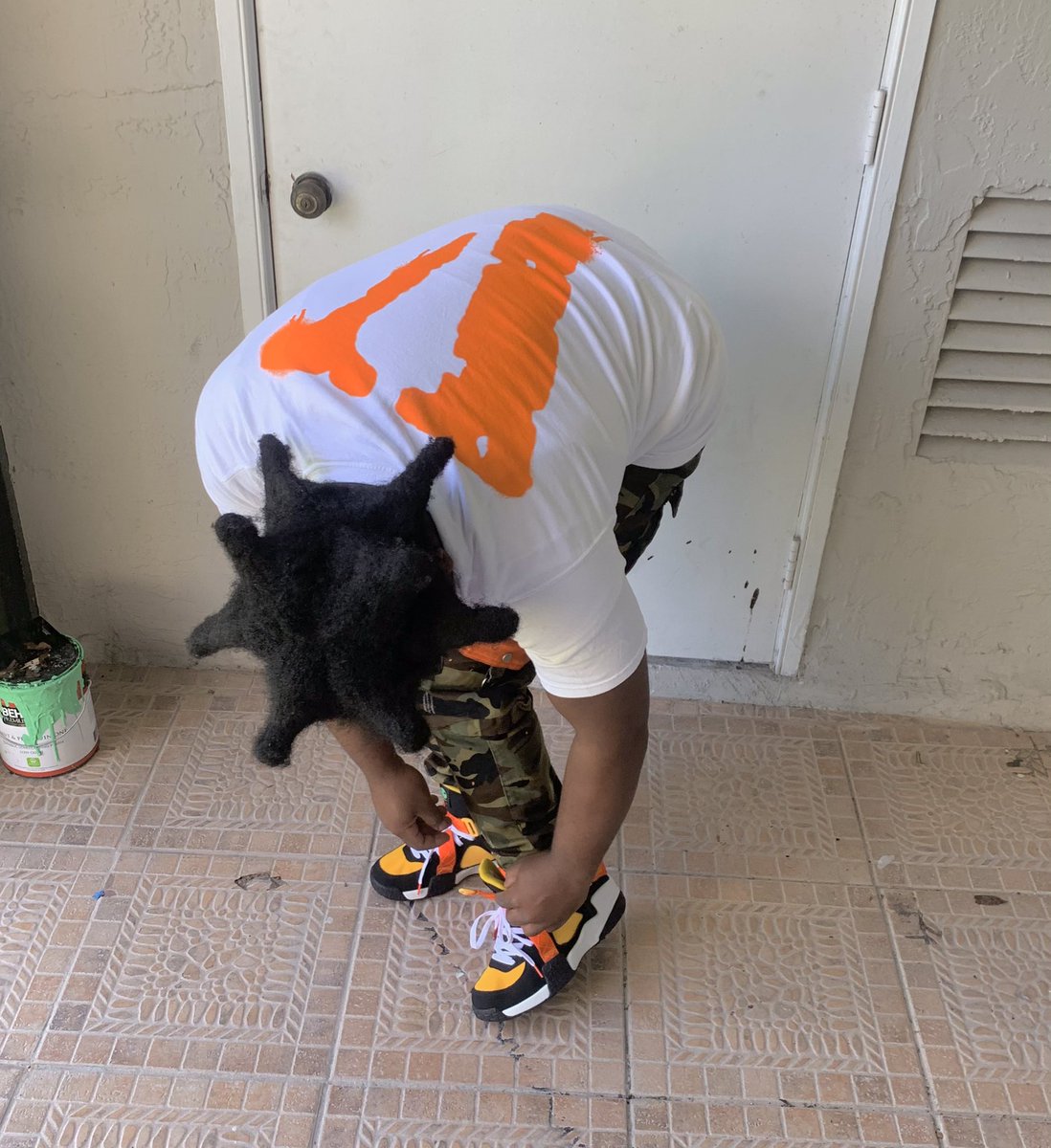 Dread_1k's tweet photo. I told god forgive me if I ever pull up in a demon 🏆🔥 #Vlone #EasterInMiami #Rayguns https://t.co/g7lIdOwFfB
