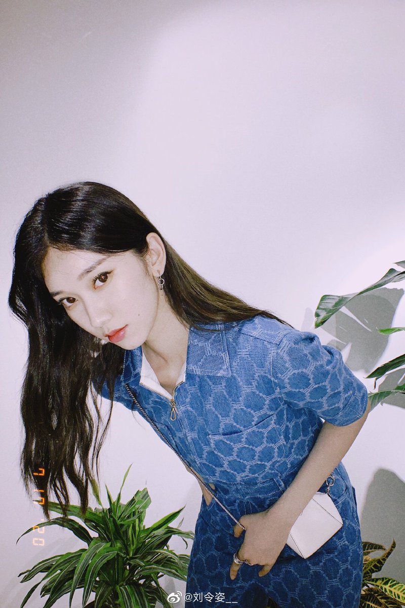 llingzis's tweet photo. happy birthday to the best girl ever ❤️

#HappyLingziDay
#刘令姿0406生日快乐 https://t.co/m07s8Pqkll