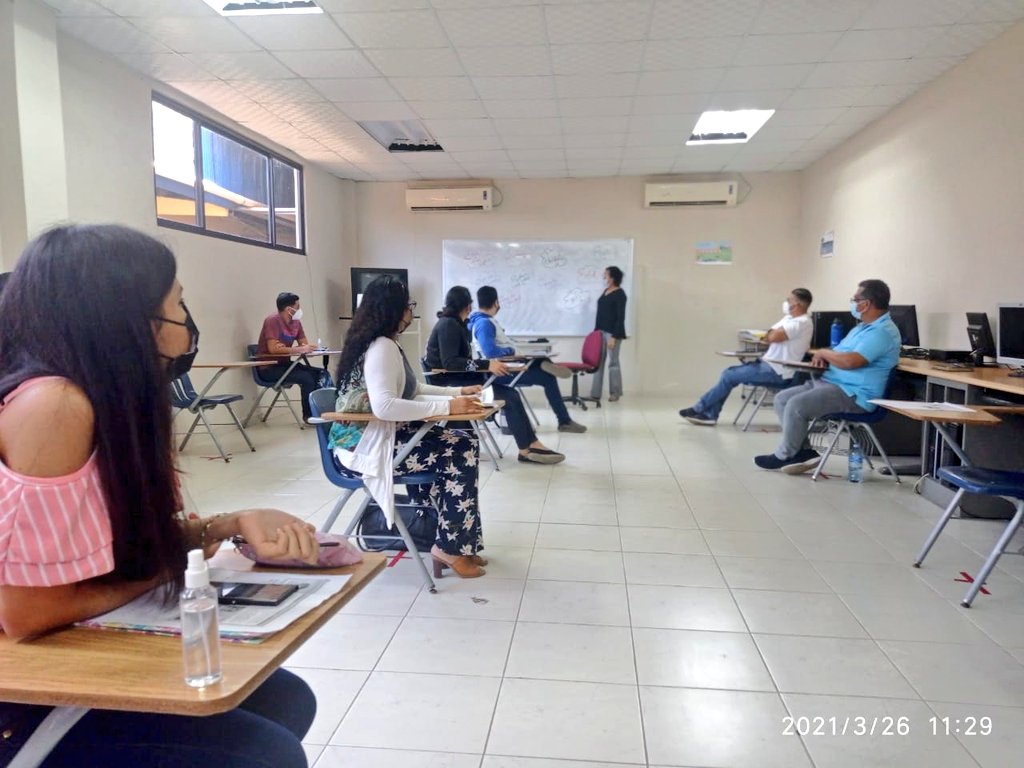 InadehOficial's tweet photo. Motivados por participar en el curso de Inglés Básico se encuentra el grupo de jóvenes de la provincia de Herrera que asiste a la capacitación que se dicta en el Centro de Formación Profesional de Chitré bajo la modalidad semipresencial. #TrabajandoPorPanama https://t.co/KQleA3wNM0