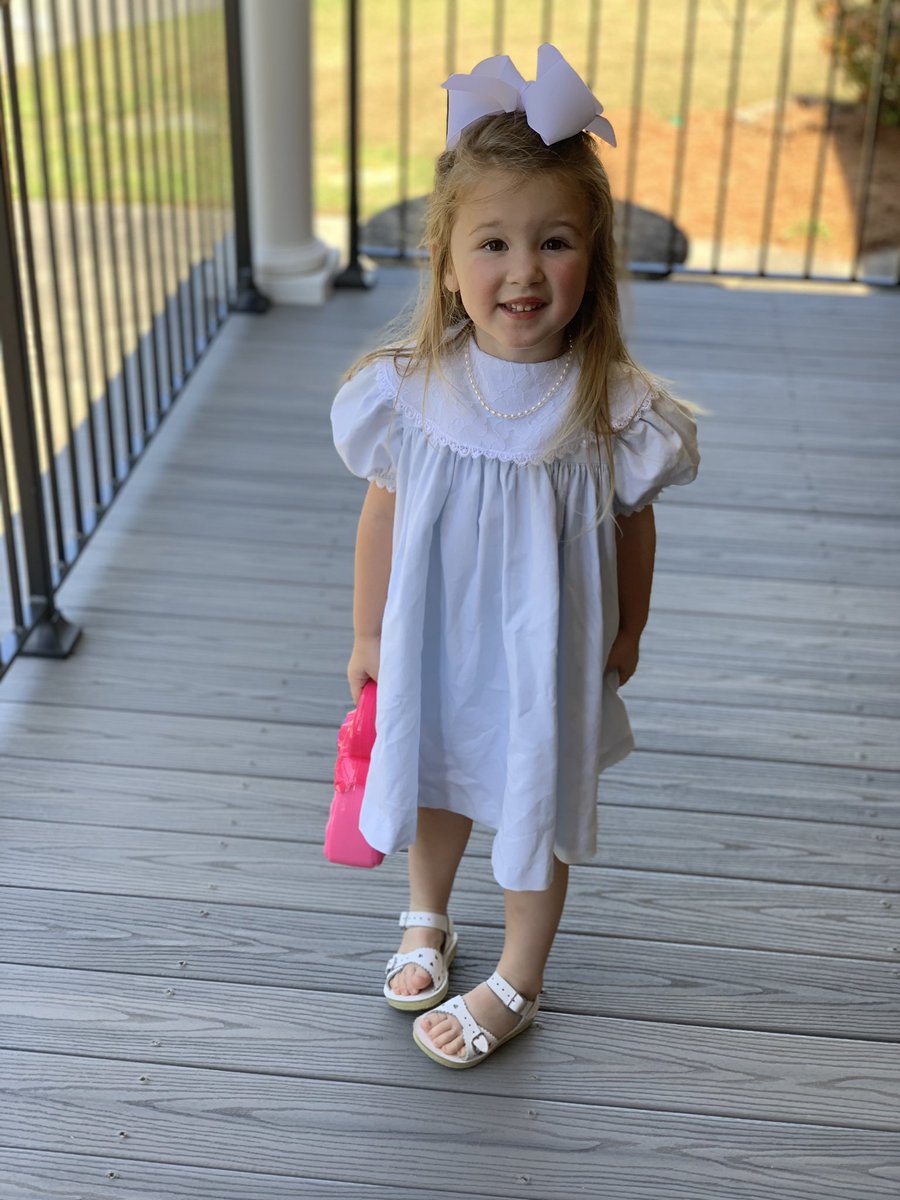 syddddd11's tweet photo. Looking just like her mommy! 💕 https://t.co/ORRst6fgKZ