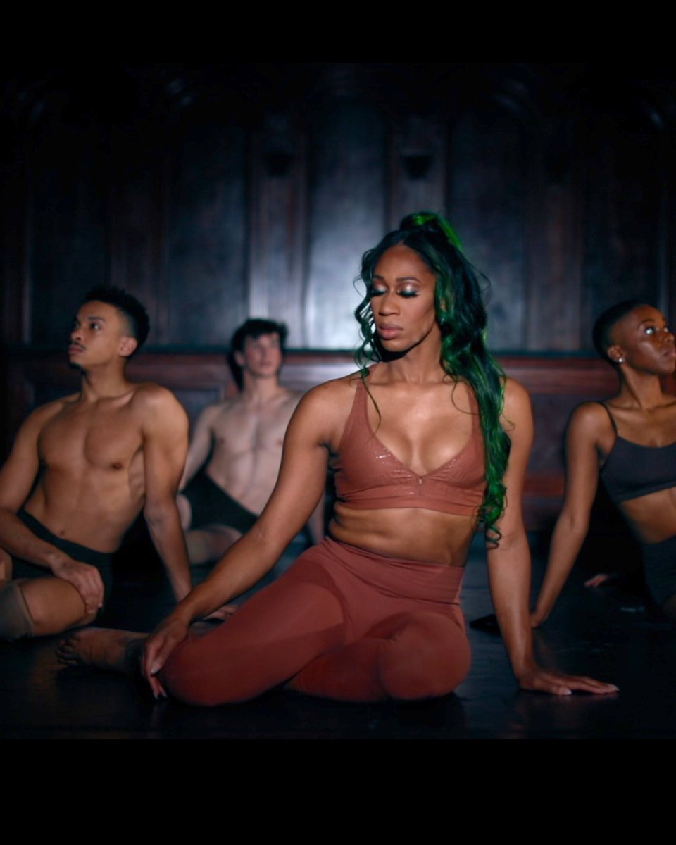 OwnUtopia's tweet photo. Recentemente foi lançado #PrettyOne, um vídeo belissimo e empoderador de @MilaJam! https://t.co/Qad2jA85ai

O vídeo já está no YouTube e tem pouco mais de 4 minutos, contando com trechos das tres musicas do EP de mesmo nome lançado em Fevereiro. https://t.co/PVi0dDxyrj https://t.co/Lp1Vi3ajik