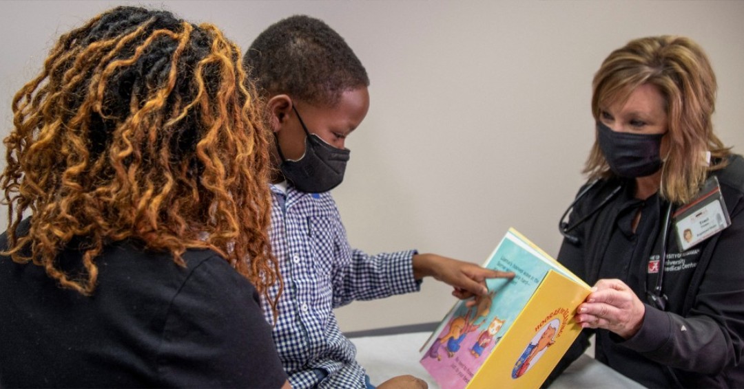 UAMedCenter's tweet photo. Our pediatric clinic has officially kicked-off UMC’s @ReachOutReadAL program today! We are thrilled for this opportunity to serve our youngest patients and their families by sharing the gift of reading. Learn more: https://t.co/HUKb7Gvo04
#UMCROR #UMCCares https://t.co/n9hj2Yzmat