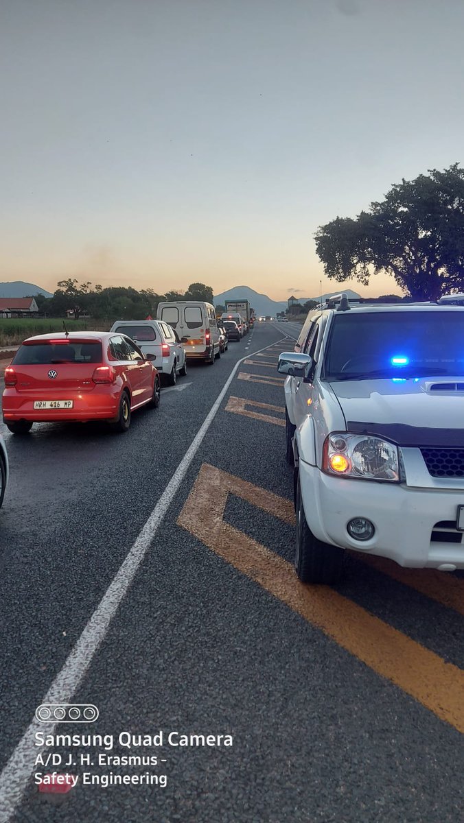 traffic_mp's tweet photo. At 17h45 Nkomazi Toll Plaza area are still very congested due to speed calming at Bridge near Matsulu https://t.co/k9E2VojxFo