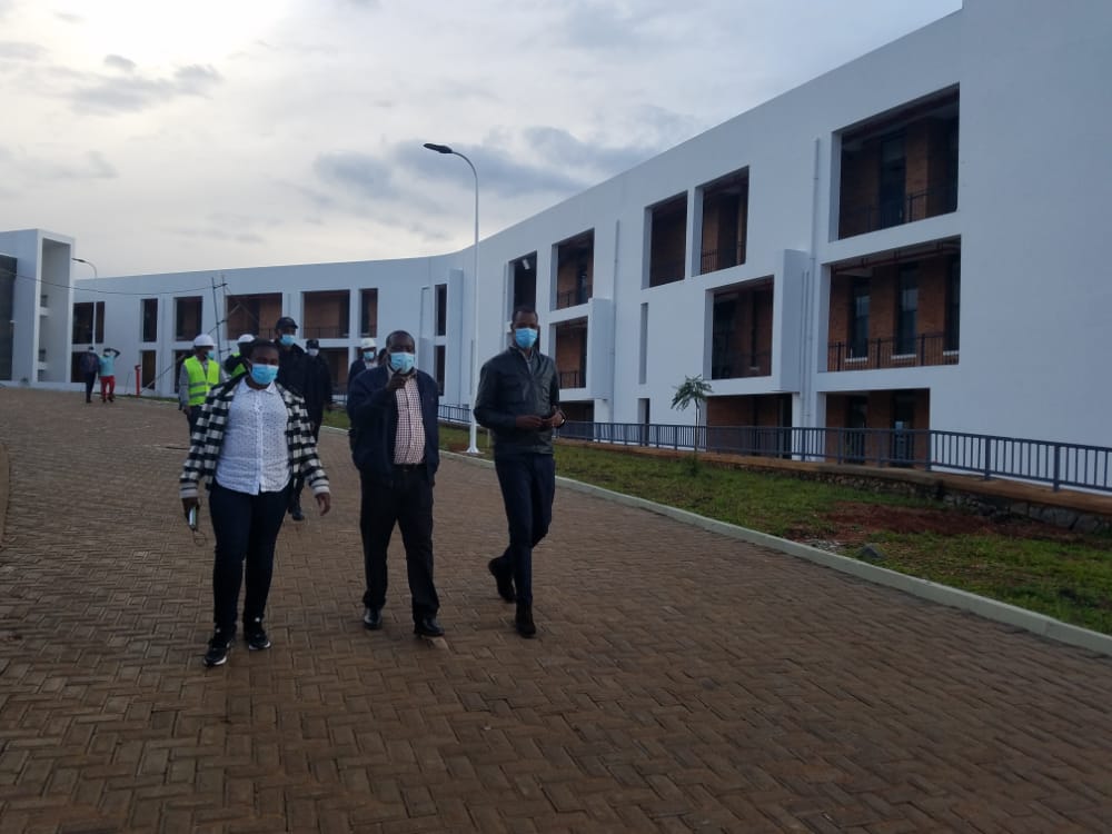 gatjmv's tweet photo. Nyaruguru irakataje, ibi ni ibitaro bya Munini HE President @PaulKagame yemereye abaturage phase 1 igiye kurangira @RwandaGov https://t.co/gOwapp54Wc