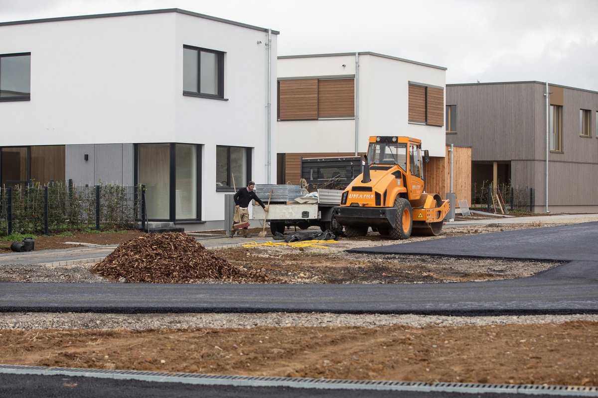 virgule_lu's tweet photo. Le Plan Logement 2.0 devrait être voté cet été https://t.co/QEV6M6AgFF @ahsemiray @ChambreLux @CdMLuxembourg #immobilier #logementabordable #SNHBM @FondsduLogement #Syvicol #HenriKox #habitat https://t.co/YdqFN9SVmM