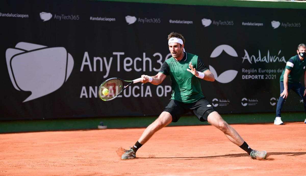 AndaluciaOpen's tweet photo. Remontada! 💪🏼

🇷🇸 Norbert Gombos avanza en el cuadro tras vencer al 🇦🇷 Juan Ignacio Londero 67(3) 61 63

#andaluciaopen https://t.co/gLlDkEoJmU
