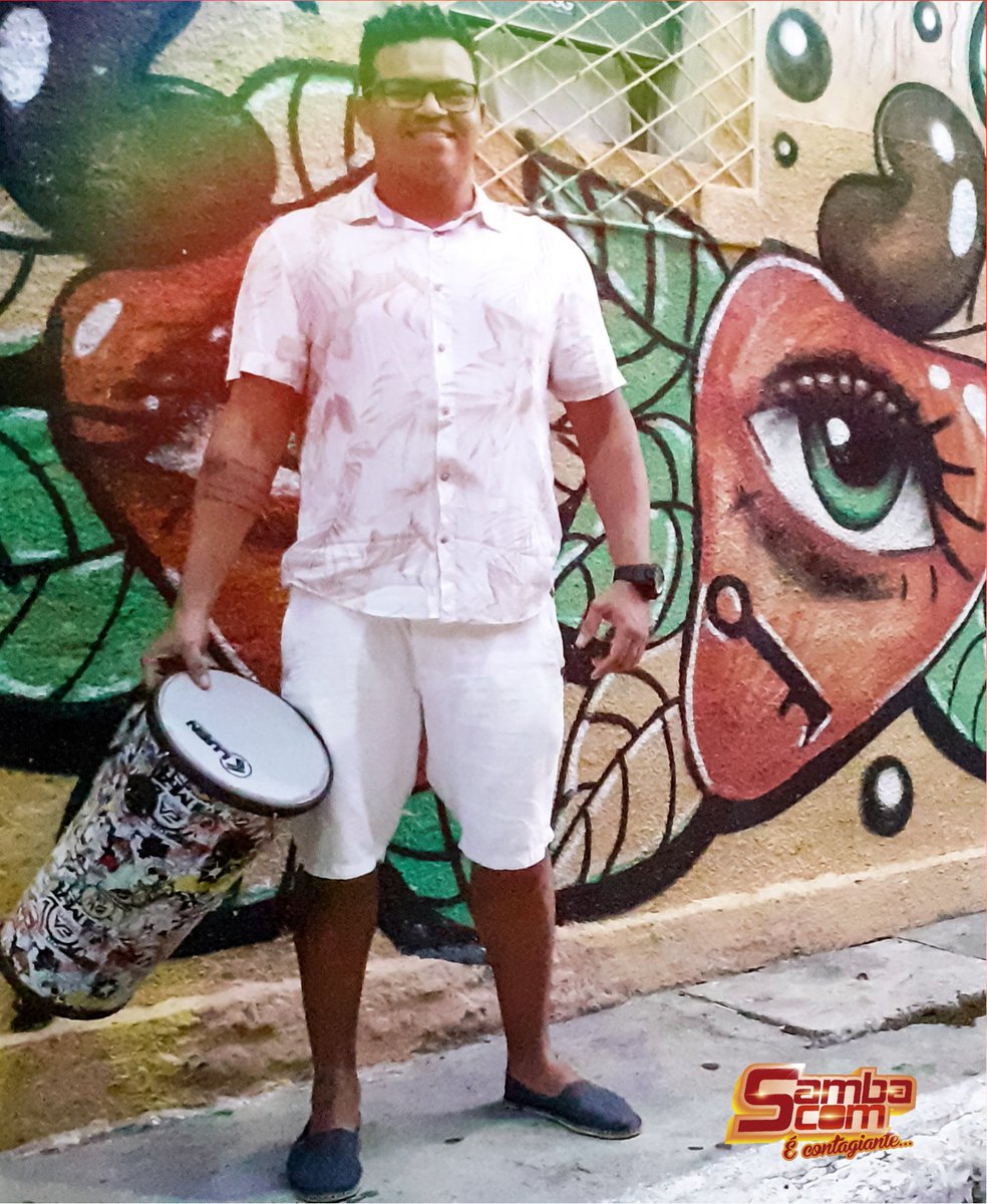 GSambacom's tweet image. 🥁 Nosso percussionista Anderson, passando no seu feed para dizer o quanto estamos com saudades de vocês e dos palcos!! 🥁

Mas vai passar, e logo estaremos juntos 🙏🏽

Alguém aí com saudades? 👀🎶

#sambacom #pagodeiros