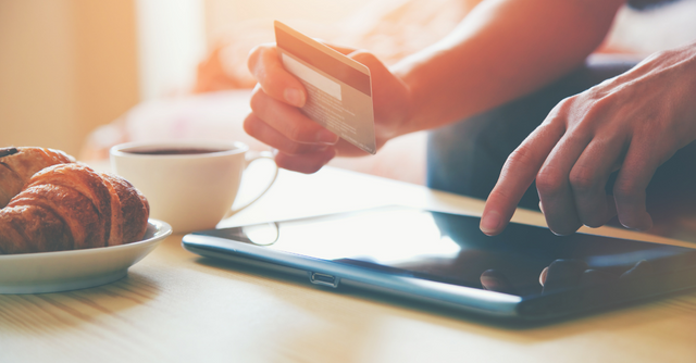 pauloquintal's tweet photo. From social to #AI, here are three emerging #ecommerce trends to keep an eye on for 2021 via @SmarterCX: https://t.co/pbdjVohsjY https://t.co/plGE5OVxgI