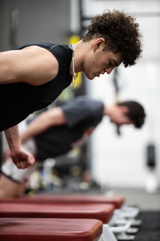 Going hard like there’s no other option💯