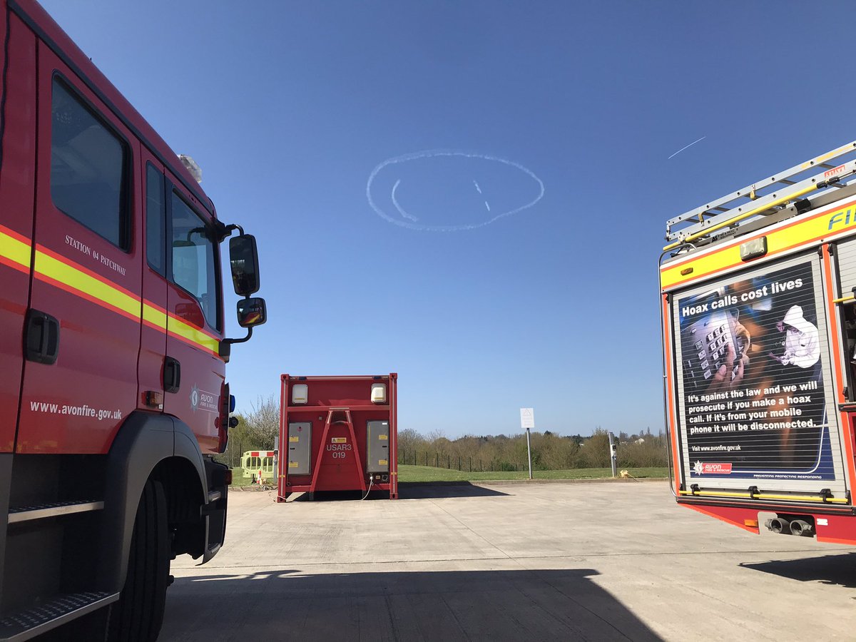 AFRSPatchway's tweet image. Thanks to @AFRSHicksGate for organising the hot fire exercise for us @AFRSBath @AFRSKingswood and @AFRSYate yesterday. Sorting out the weather for us went down well too 😀🌞 #stn04red