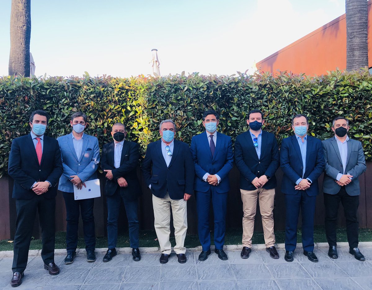 📣 En #Sevilla, reunión con nuestro Director Territorial <a href="/Javier_Tena_V/">Javier Tena</a>, Director Agentes DTSur <a href="/JP_VazquezRiva/">Juan Pedro Vazquez</a>, junto con Agentes Generales #DT_SurAXA.
👍🏼👌🏼
Analizando las oportunidades presentes, caminando juntos hacia el futuro.
🌐
#StrongerTogether